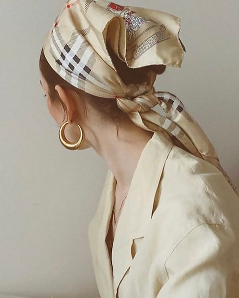 Beige Blonde Hair with Headwrap Beige Blonde Hair with Headwrap — Winter Hairstyles with Scarf