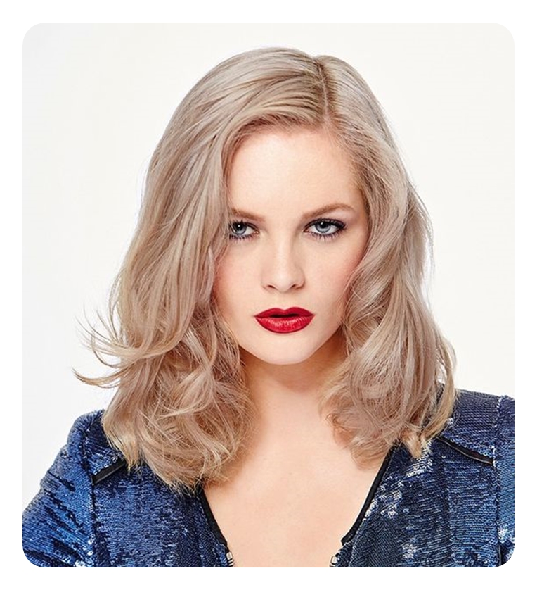 Collarbone Waves With Curtain Bangs Collarbone Waves With Curtain Bangs — Winter Date Night Hairstyles