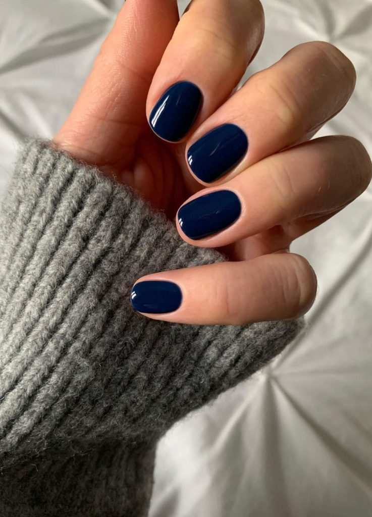 Glossy Visual Idea Glossy Visual Idea — Old Money Winter Nails