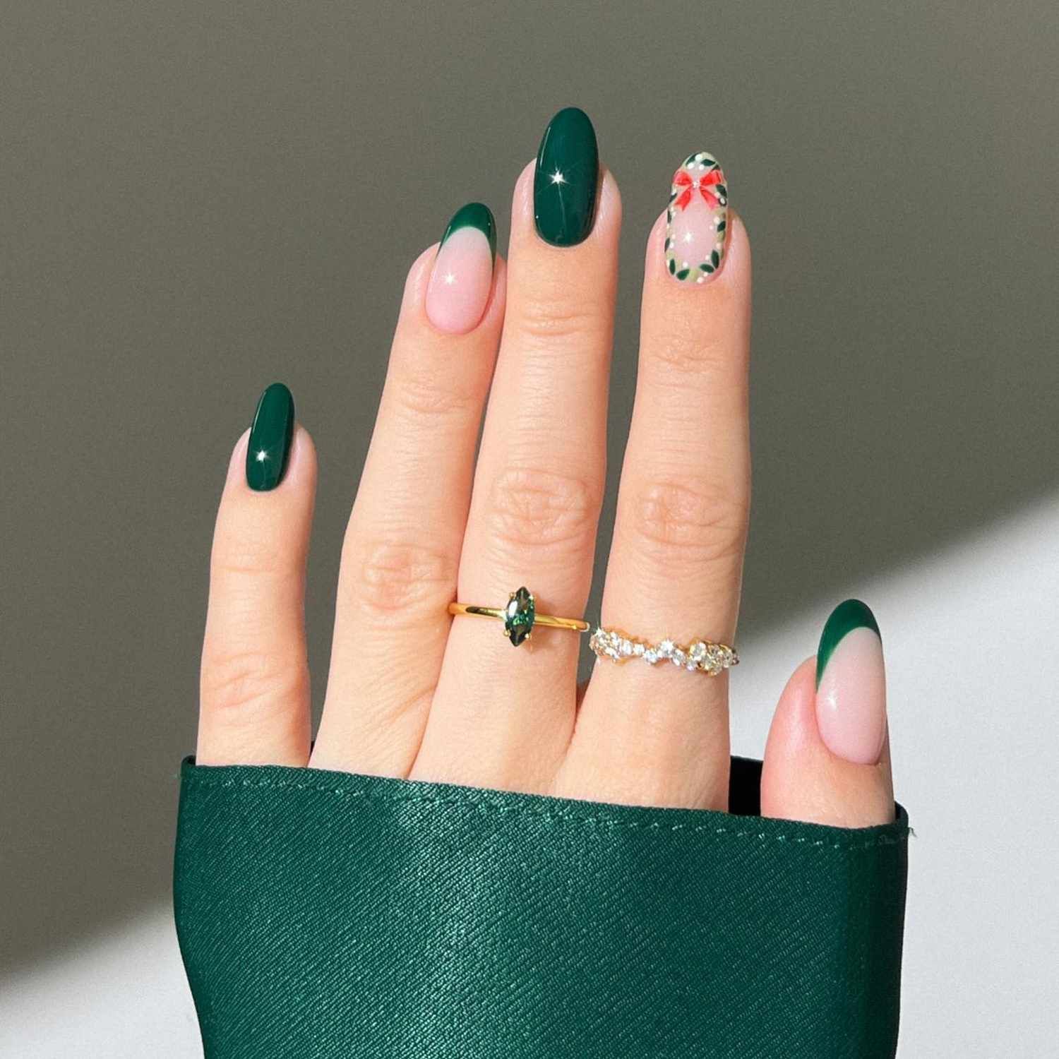 Deep Green French Wreath Accent Nails Deep Green French Wreath Accent Nails — Minimalist Christmas Nails 2026