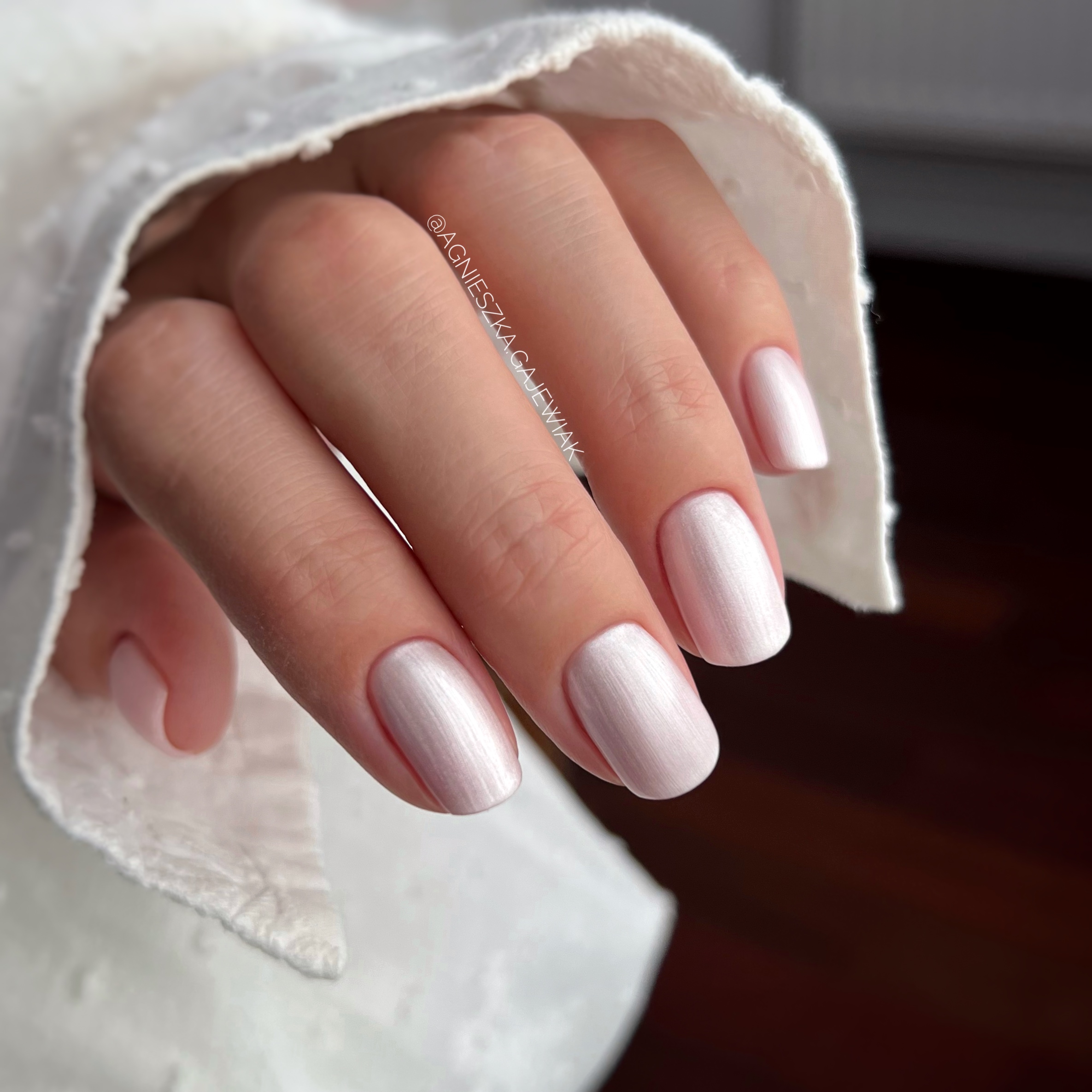 Pale Milky Pink Oval with Pearlescent Satin Pale Milky Pink Oval with Pearlescent Satin — Milky White Nails