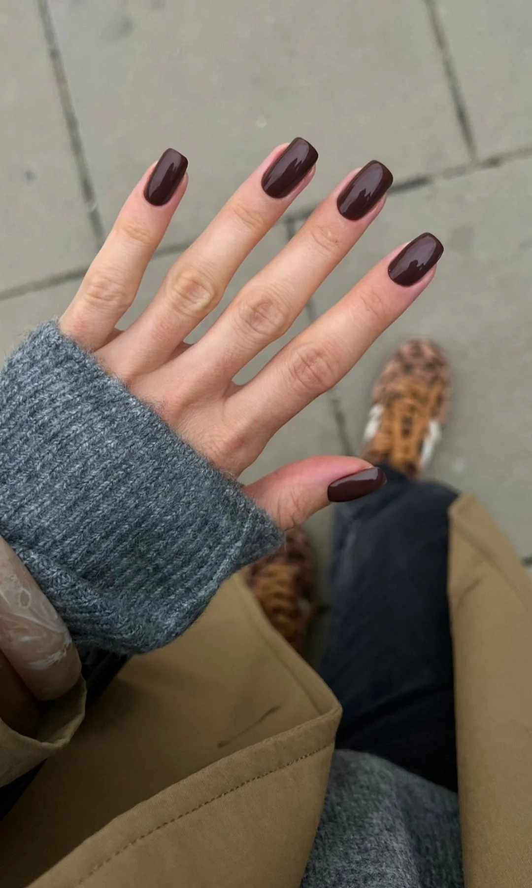 Brown-Burgundy Glossy Medium Squares Brown-Burgundy Glossy Medium Squares — Burgundy Nails