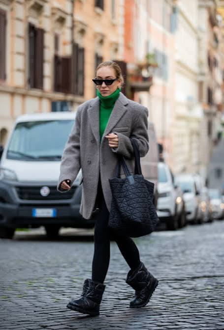 Black Chunky Sole Boots Outfit Idea Black Chunky Sole Boots Outfit Idea — Snow Boots Outfits